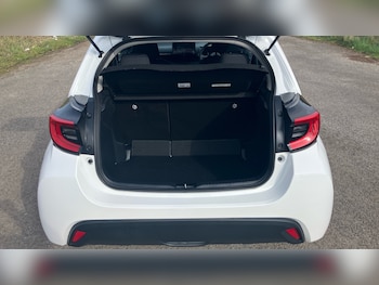 Used Toyota Yaris 2022 for sale - 77998209: Photo