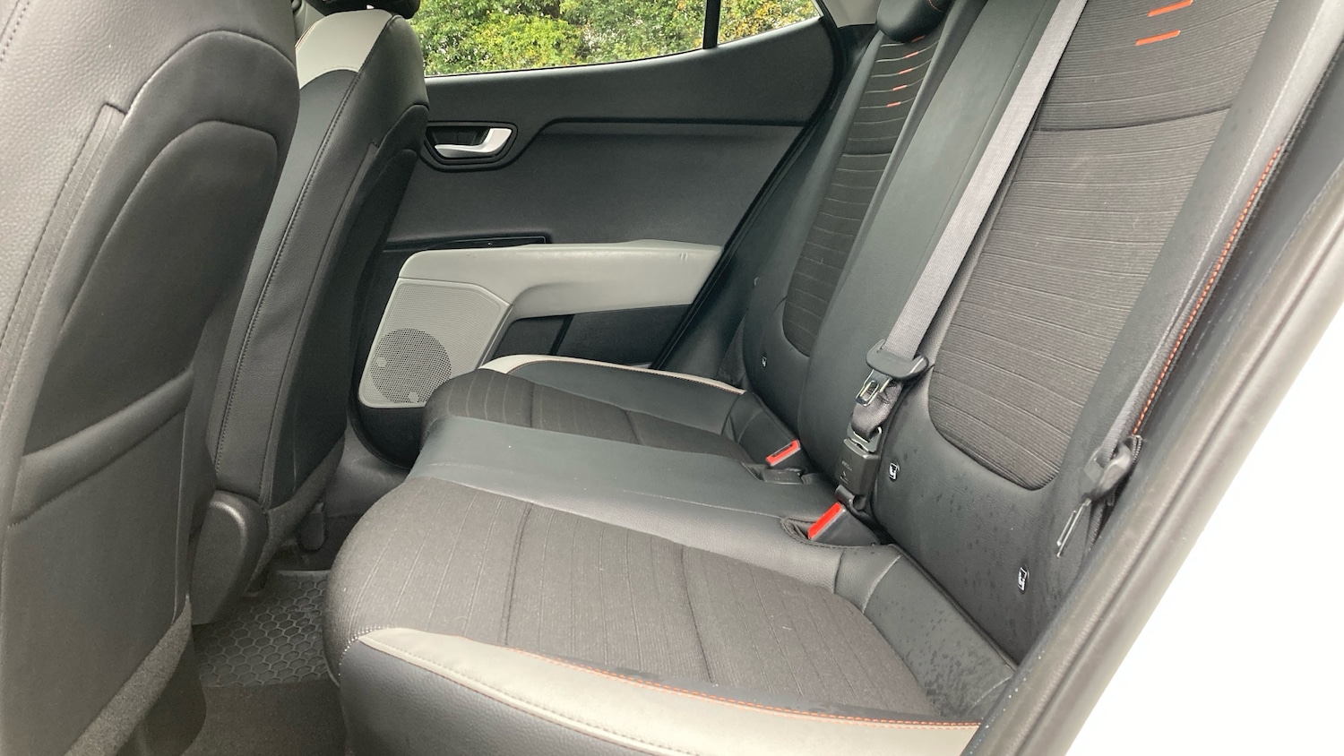 Used Kia Stonic 2019 for sale - 76329925: Photo 16