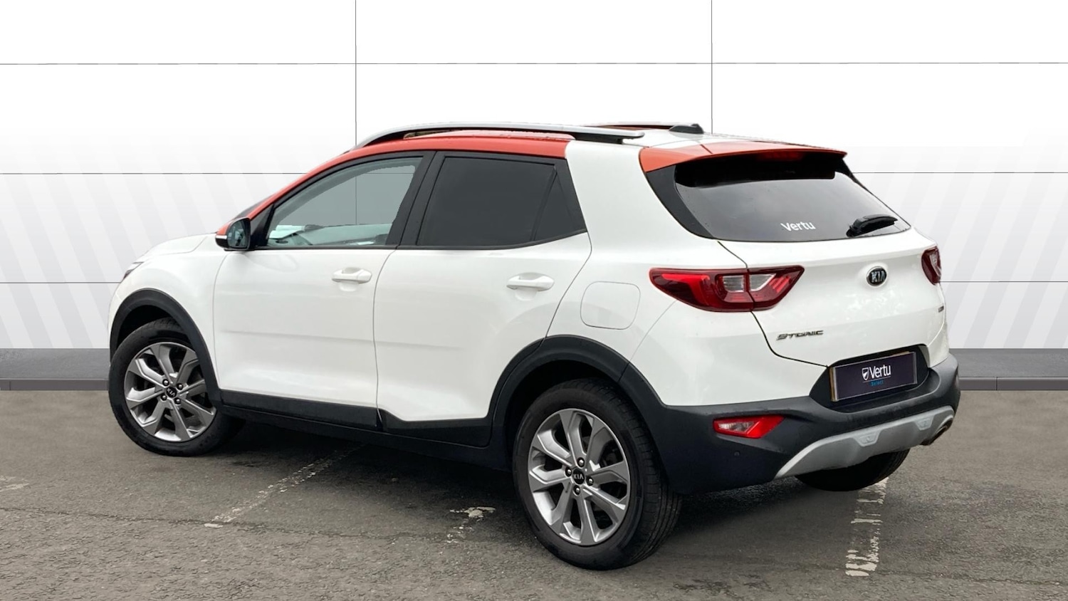 Used Kia Stonic 2019 for sale - 76329925: Photo 2