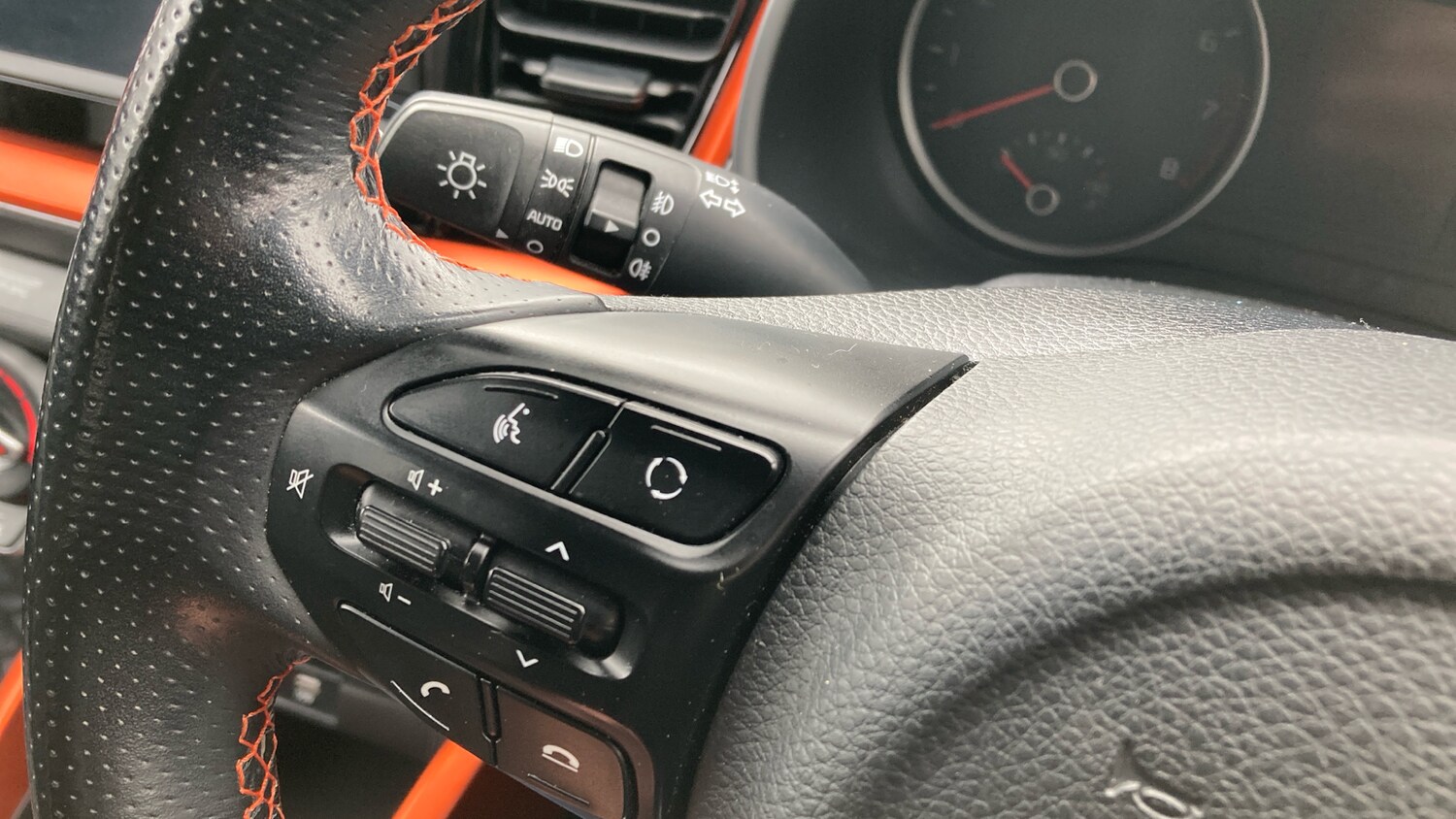 Used Kia Stonic 2019 for sale - 76329925: Photo 37
