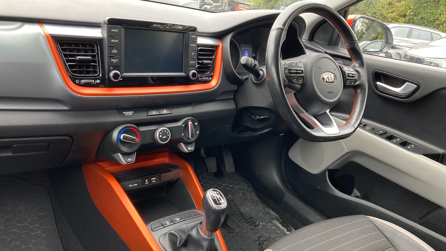 Used Kia Stonic 2019 for sale - 76329925: Photo 9