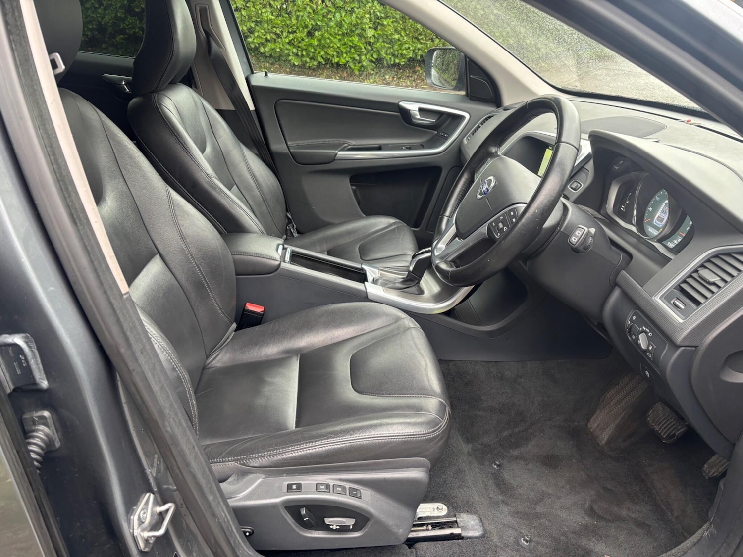 Used Volvo XC60 2015 for sale - 77456540: Photo 15