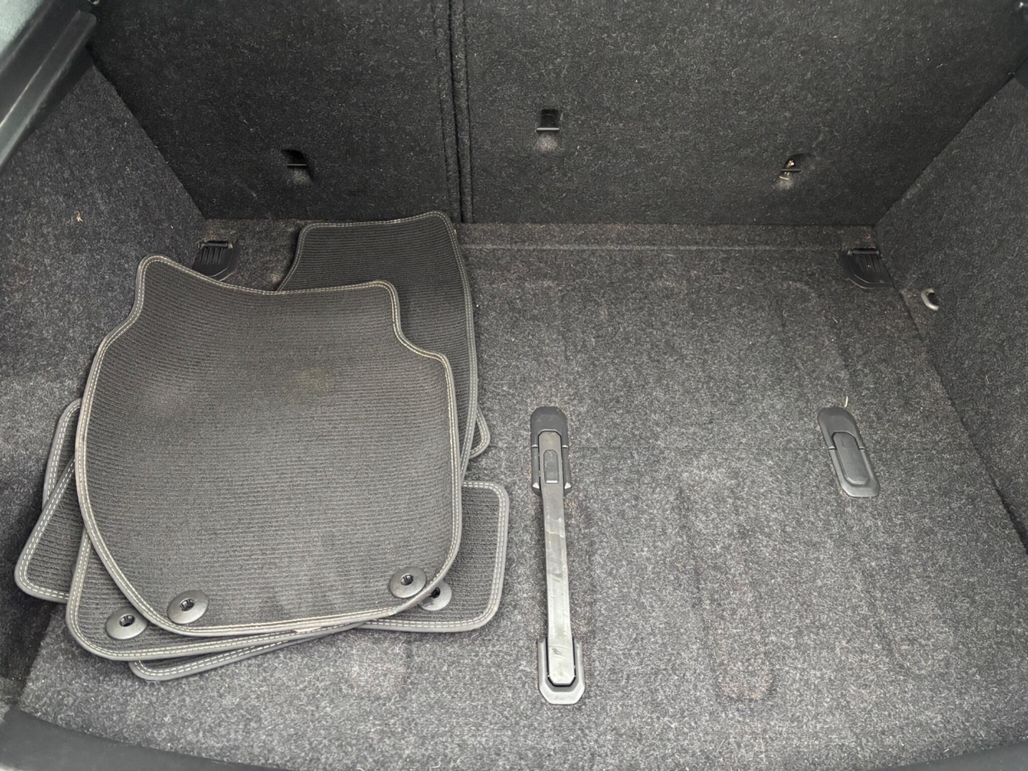 Used Volvo V40 2014 for sale - 77216147: Photo 24