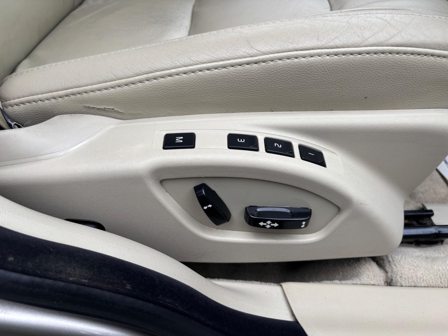 Used Volvo V70 2015 for sale - 77626114: Photo 22