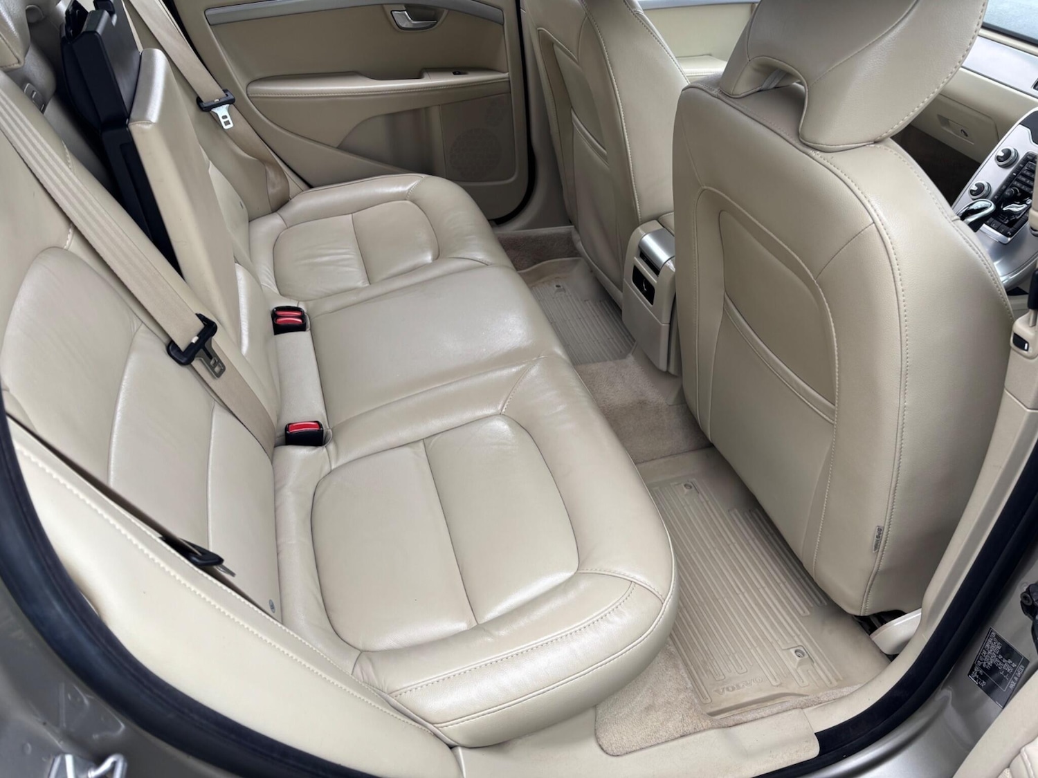 Used Volvo V70 2015 for sale - 77626114: Photo 23