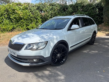 Used Skoda Superb 2014 for sale - 79544416: Photo