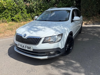 Used Skoda Superb 2014 for sale - 79544416: Photo