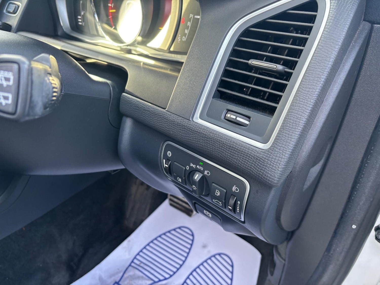 Used Volvo XC60 2015 for sale - 77230284: Photo 25