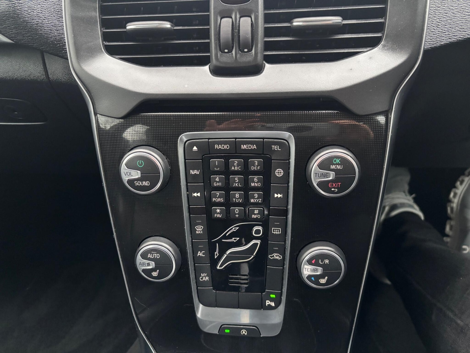 Used Volvo V40 2016 for sale - 77215433: Photo 18