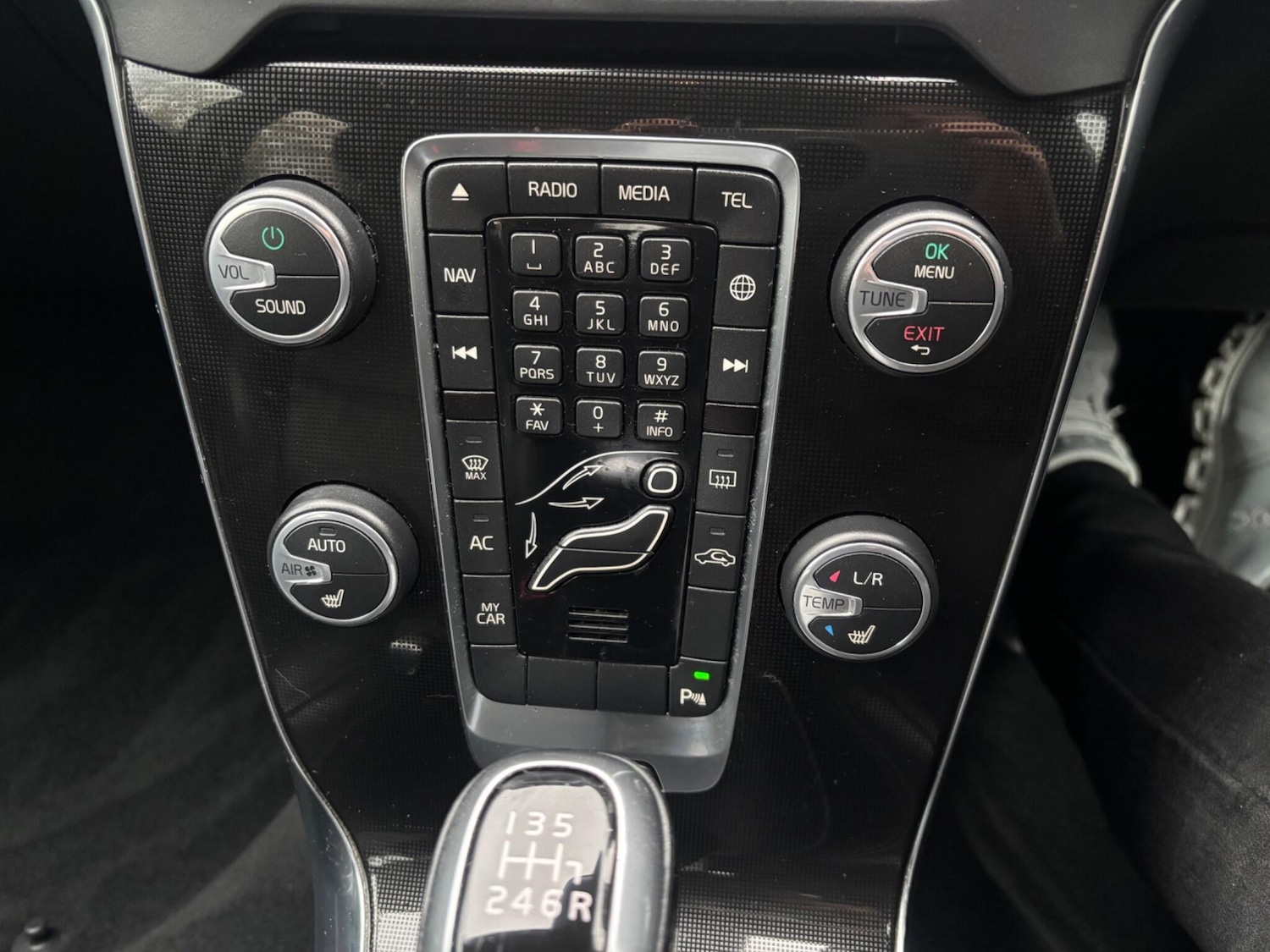 Used Volvo V40 2016 for sale - 77215433: Photo 24