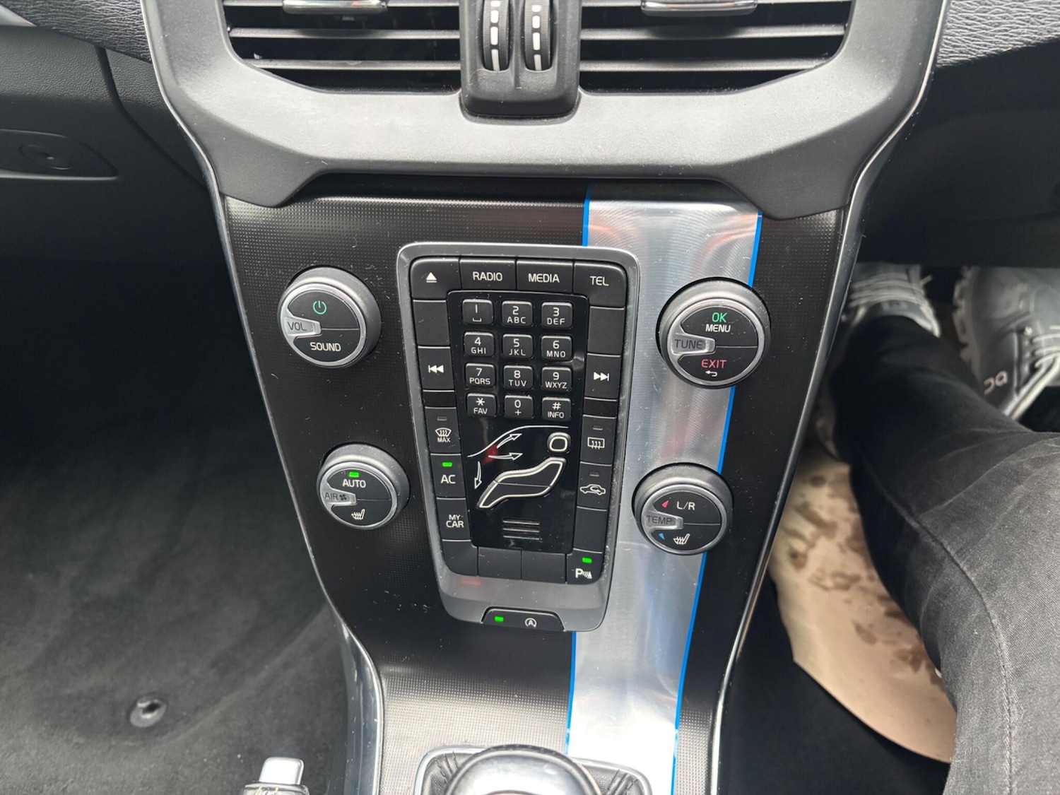 Used Volvo V40 2014 for sale - 77216360: Photo 27