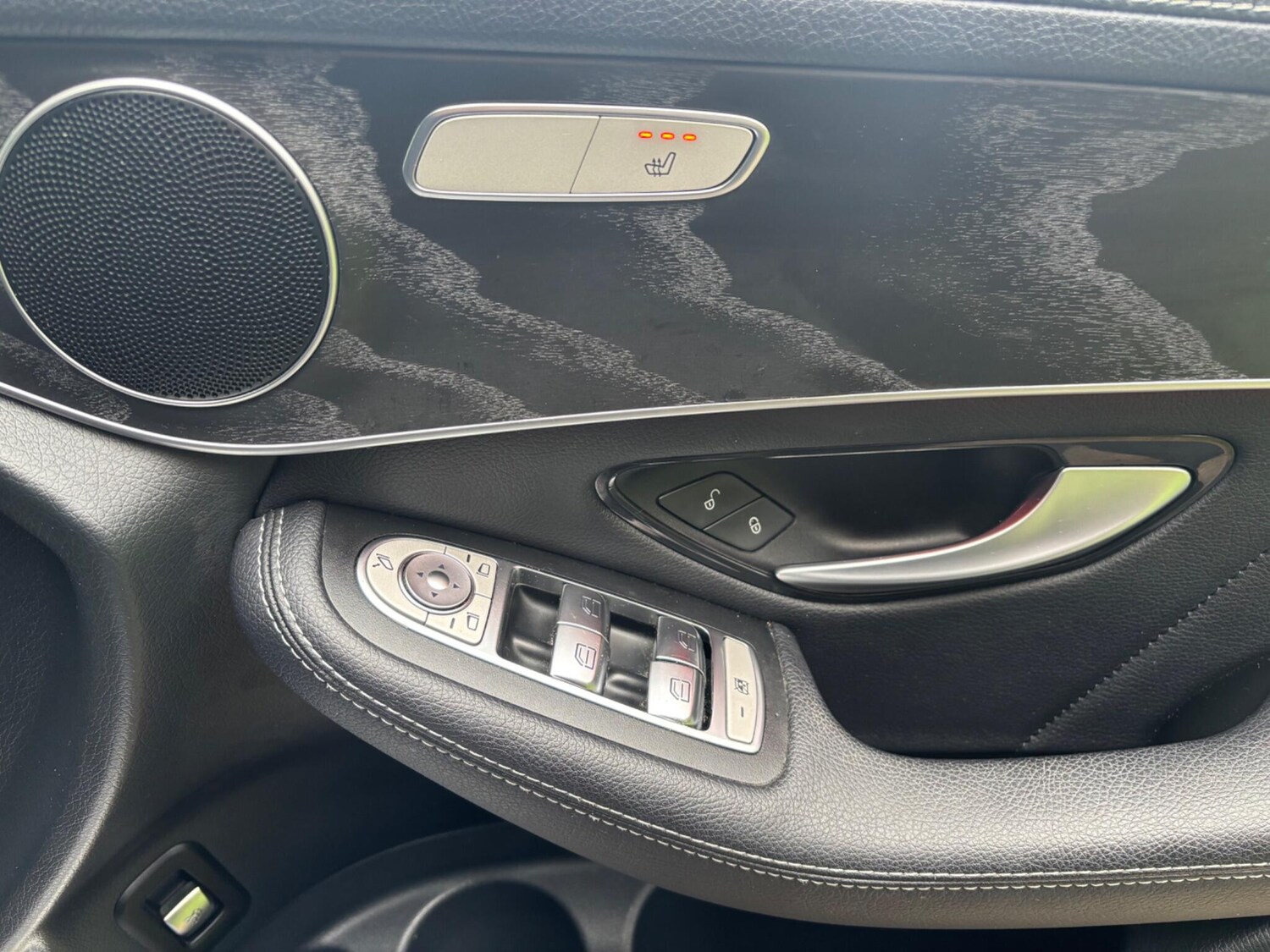 Used Mercedes-Benz GLC 2020 for sale - 76689621: Photo 18