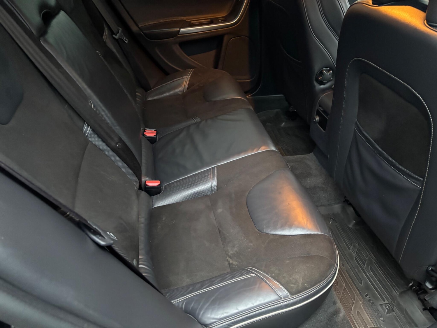 Used Volvo V60 2014 for sale - 77305022: Photo 22