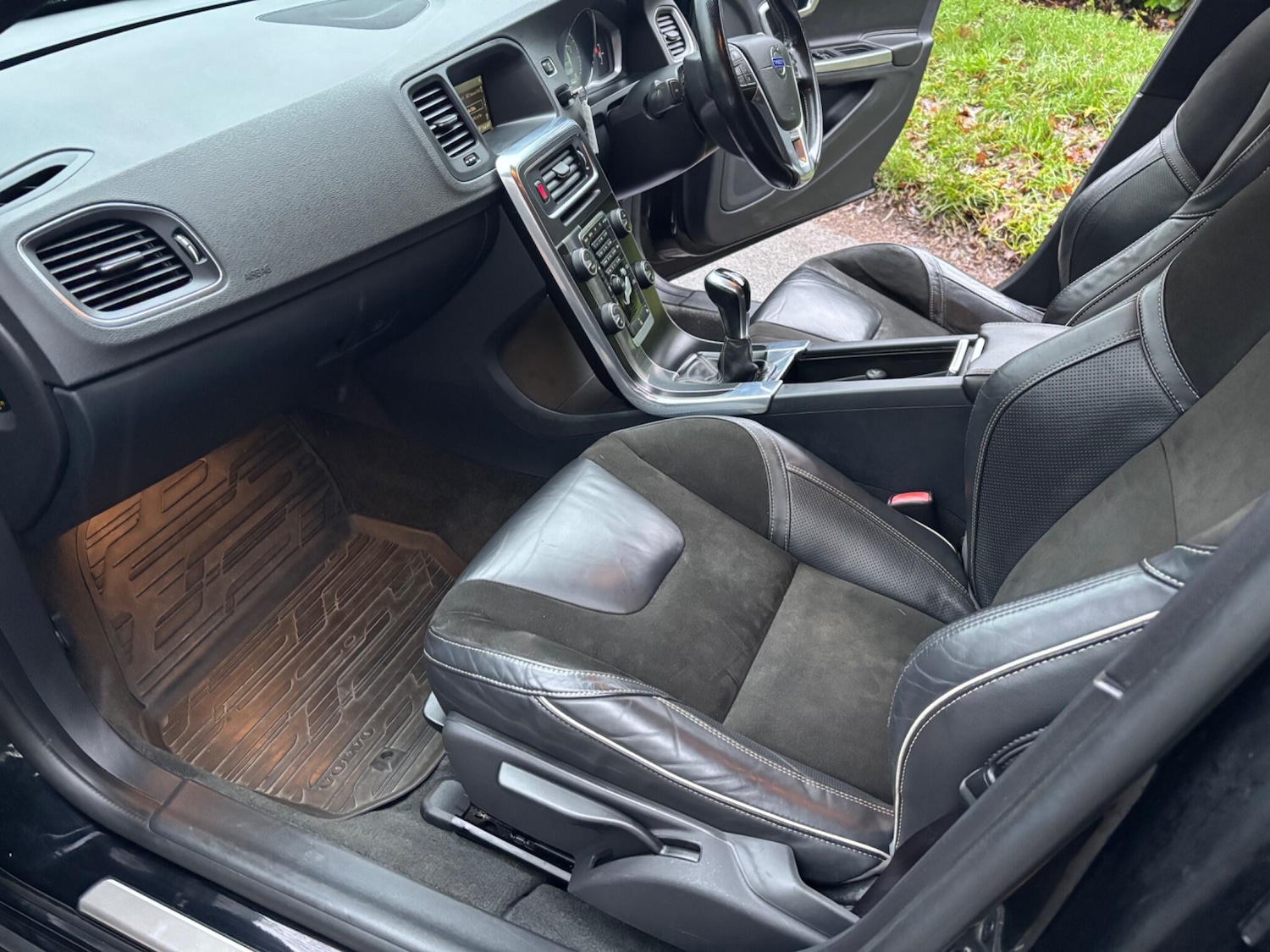 Used Volvo V60 2014 for sale - 77305022: Photo 27