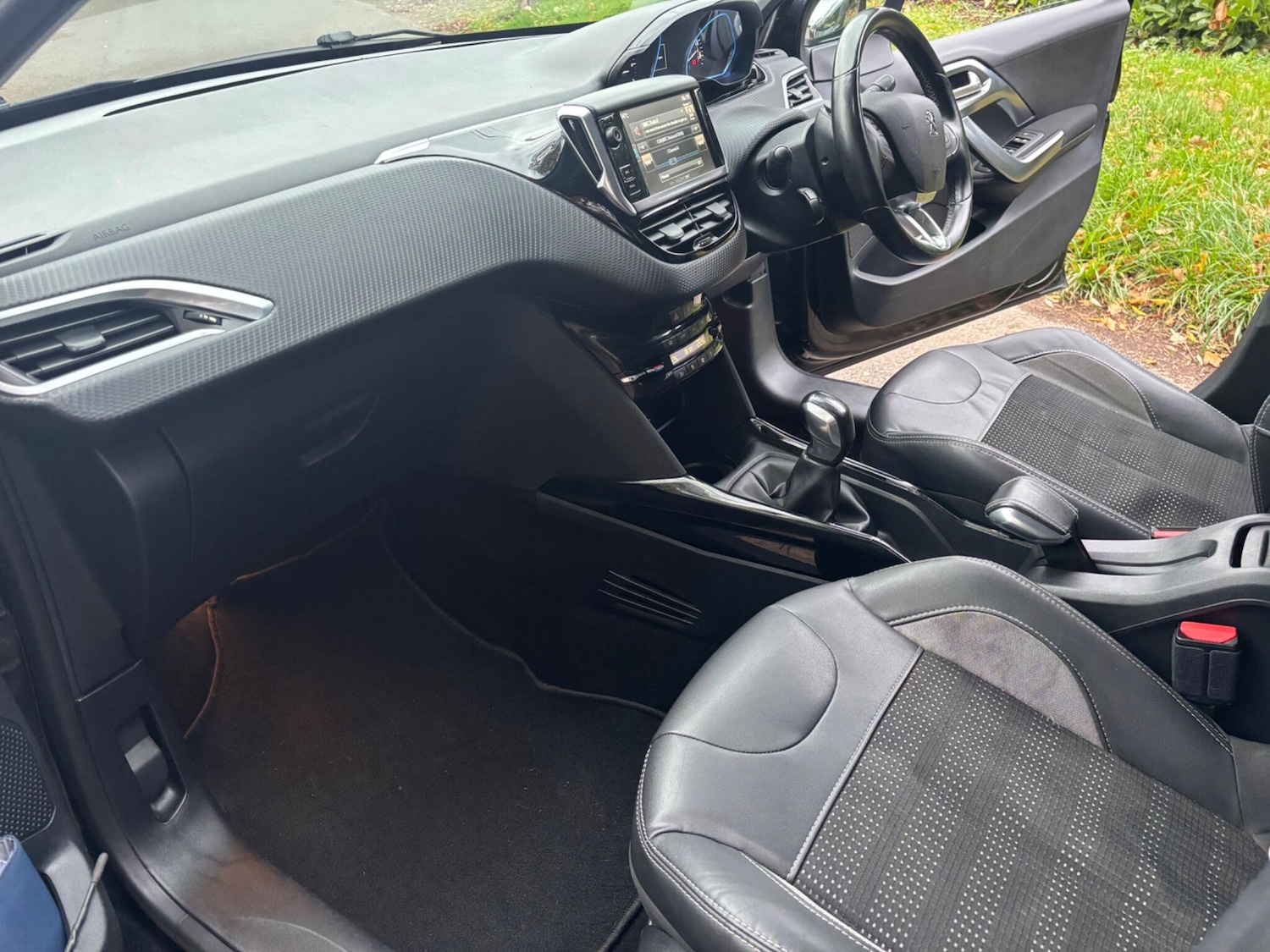 Used Peugeot 2008 2015 for sale - 76689225: Photo 20