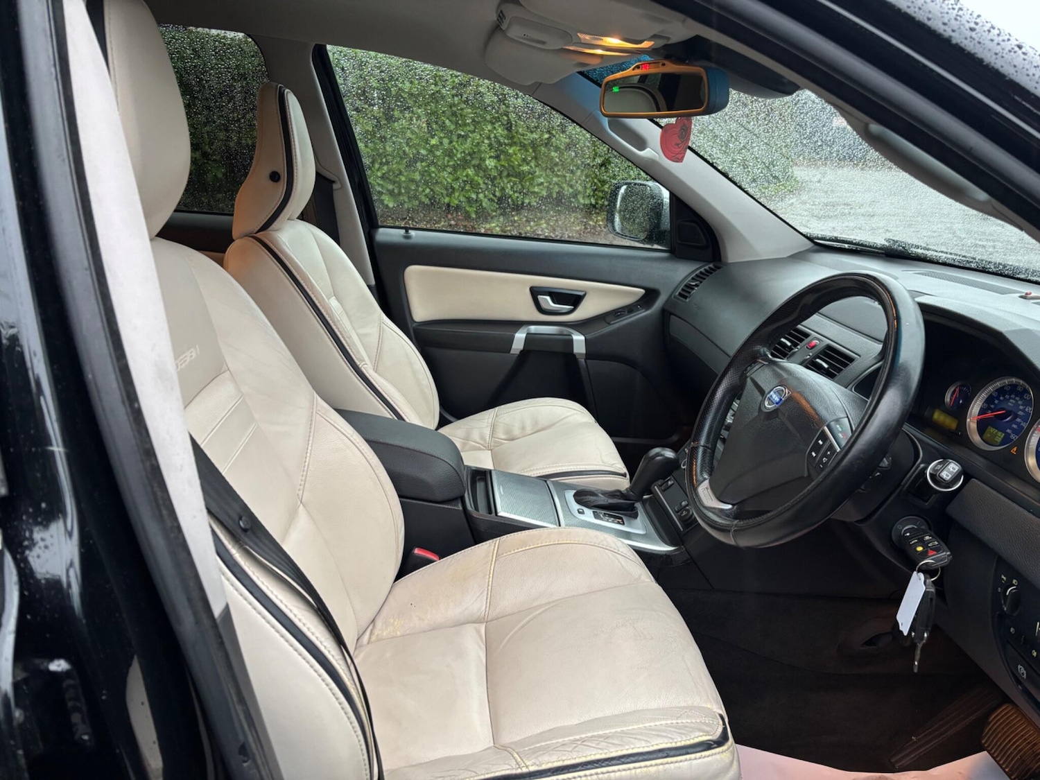 Used Volvo XC90 2011 for sale - 77216064: Photo 16