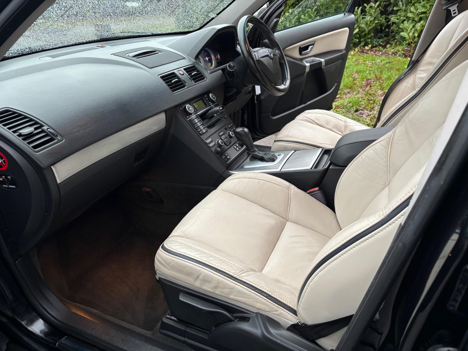 Used Volvo XC90 2011 for sale - 77216064: Photo 28