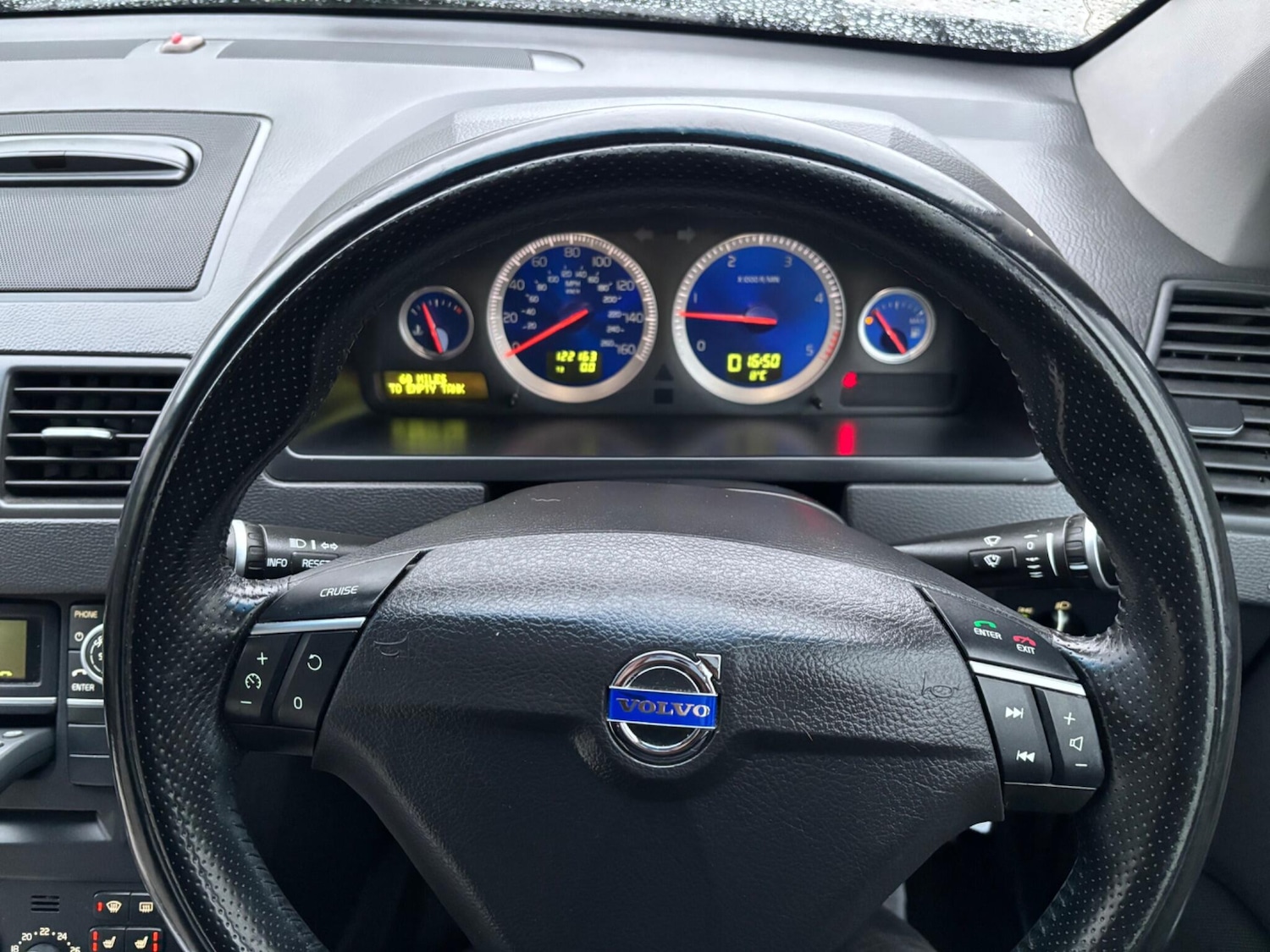 Used Volvo XC90 2011 for sale - 77216064: Photo 30