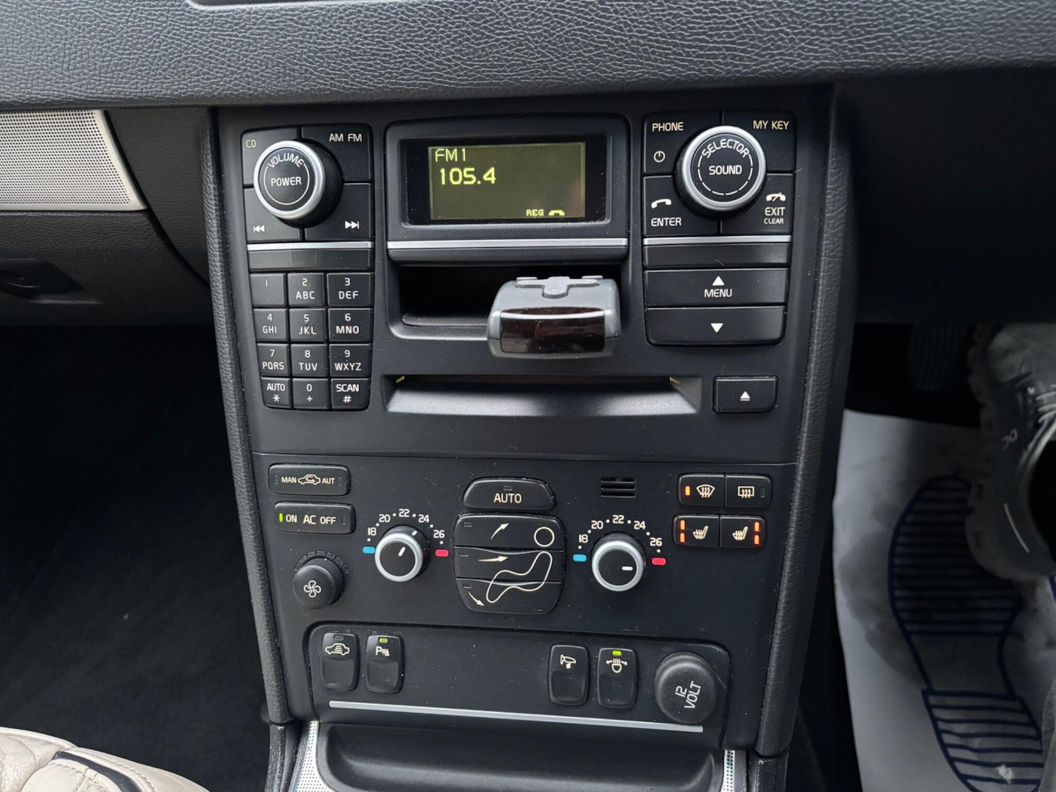 Used Volvo XC90 2011 for sale - 77216064: Photo 31