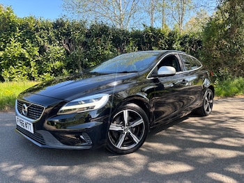 Used Volvo V40 2016 for sale - 78362739: Photo