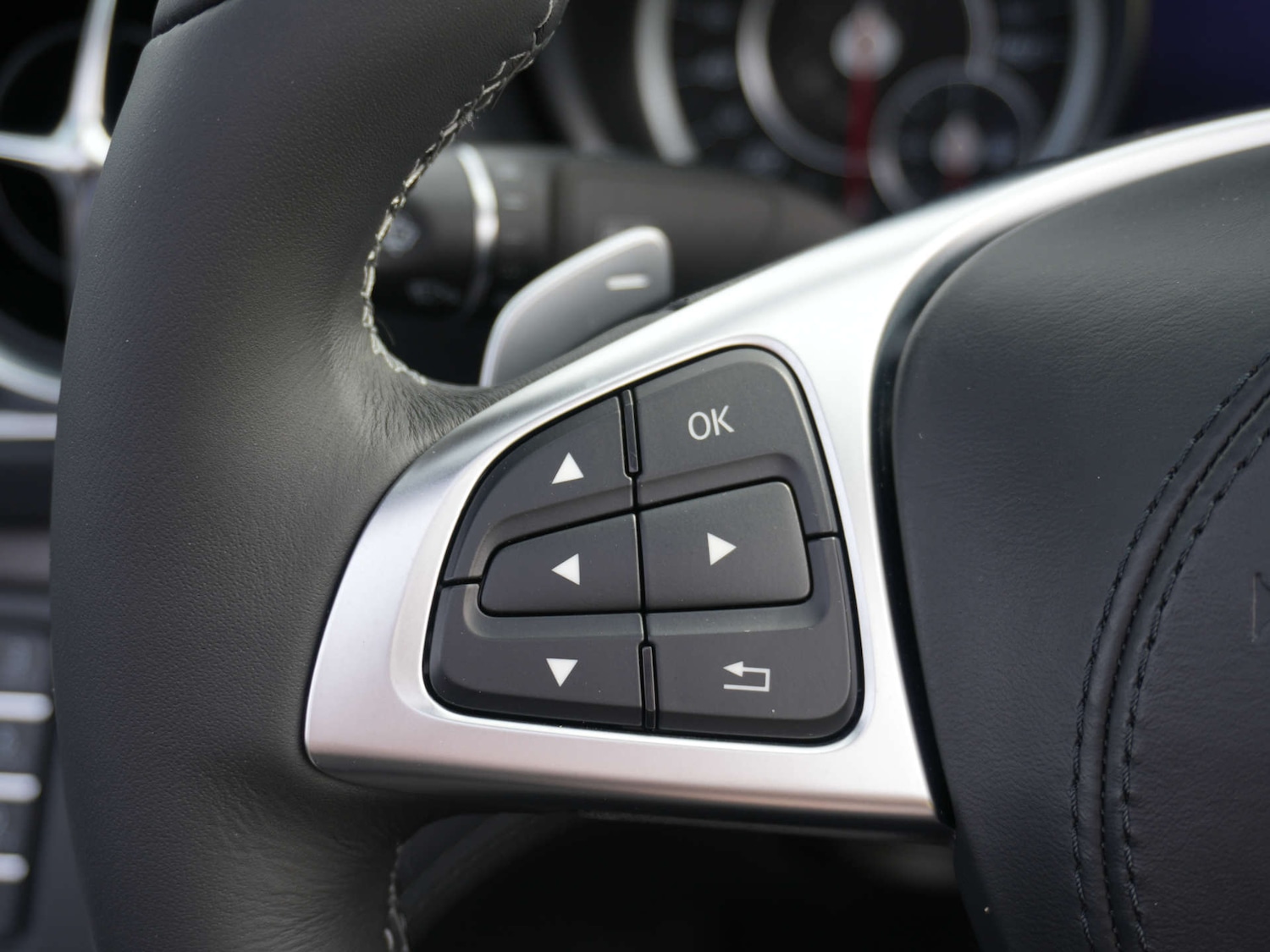 Used Mercedes-Benz SL 2016 for sale - 77880507: Photo 24