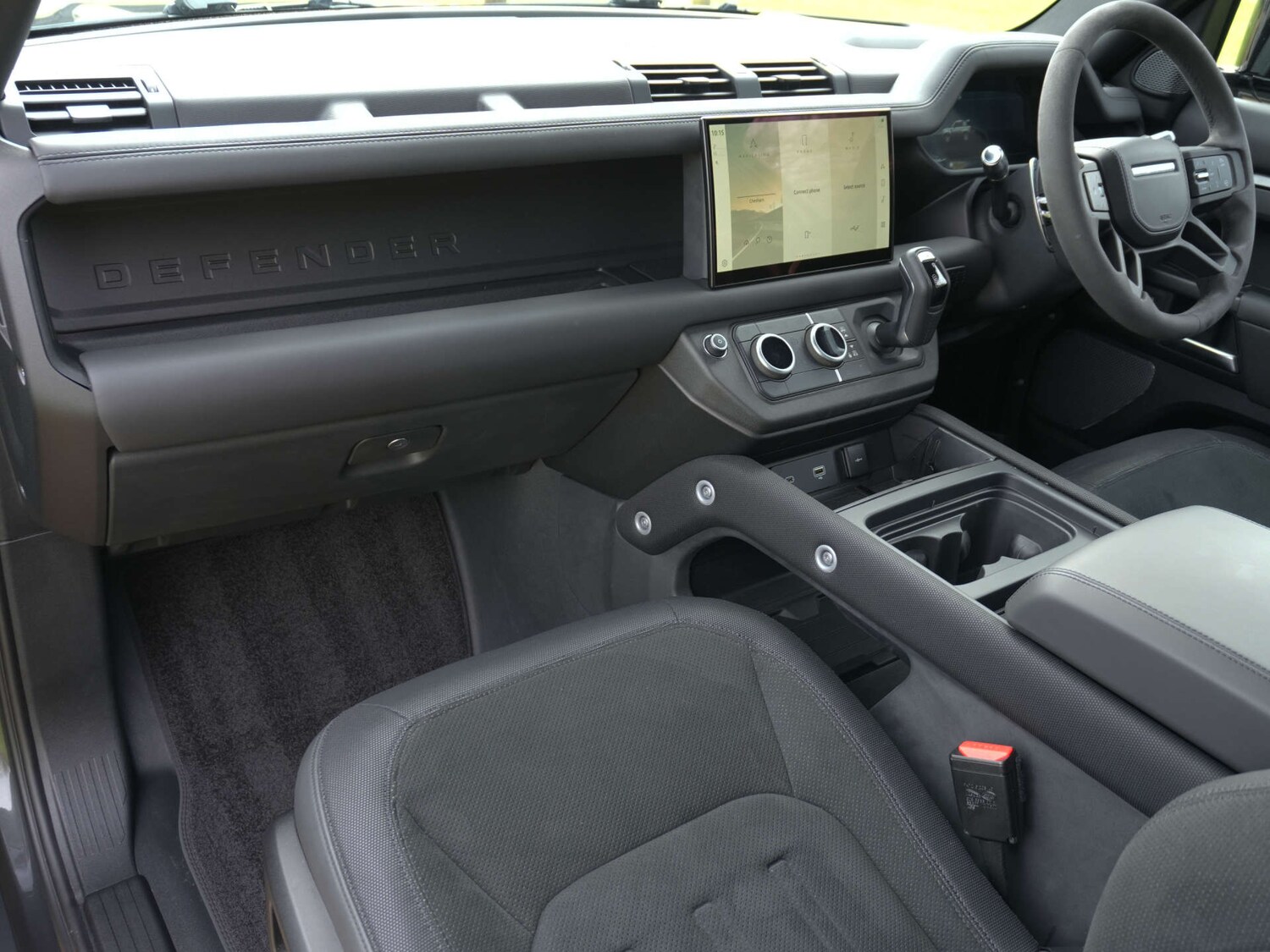 Used Land Rover Defender 90 2021 for sale - 77900957: Photo 15