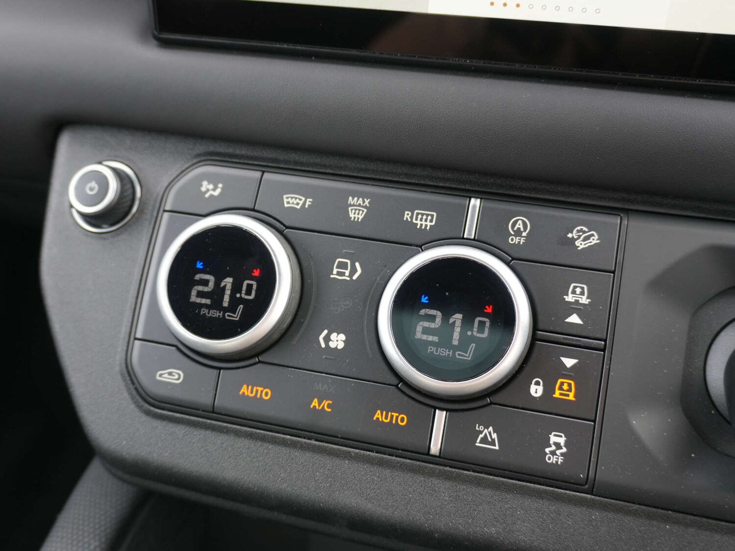 Used Land Rover Defender 90 2021 for sale - 77900957: Photo 30