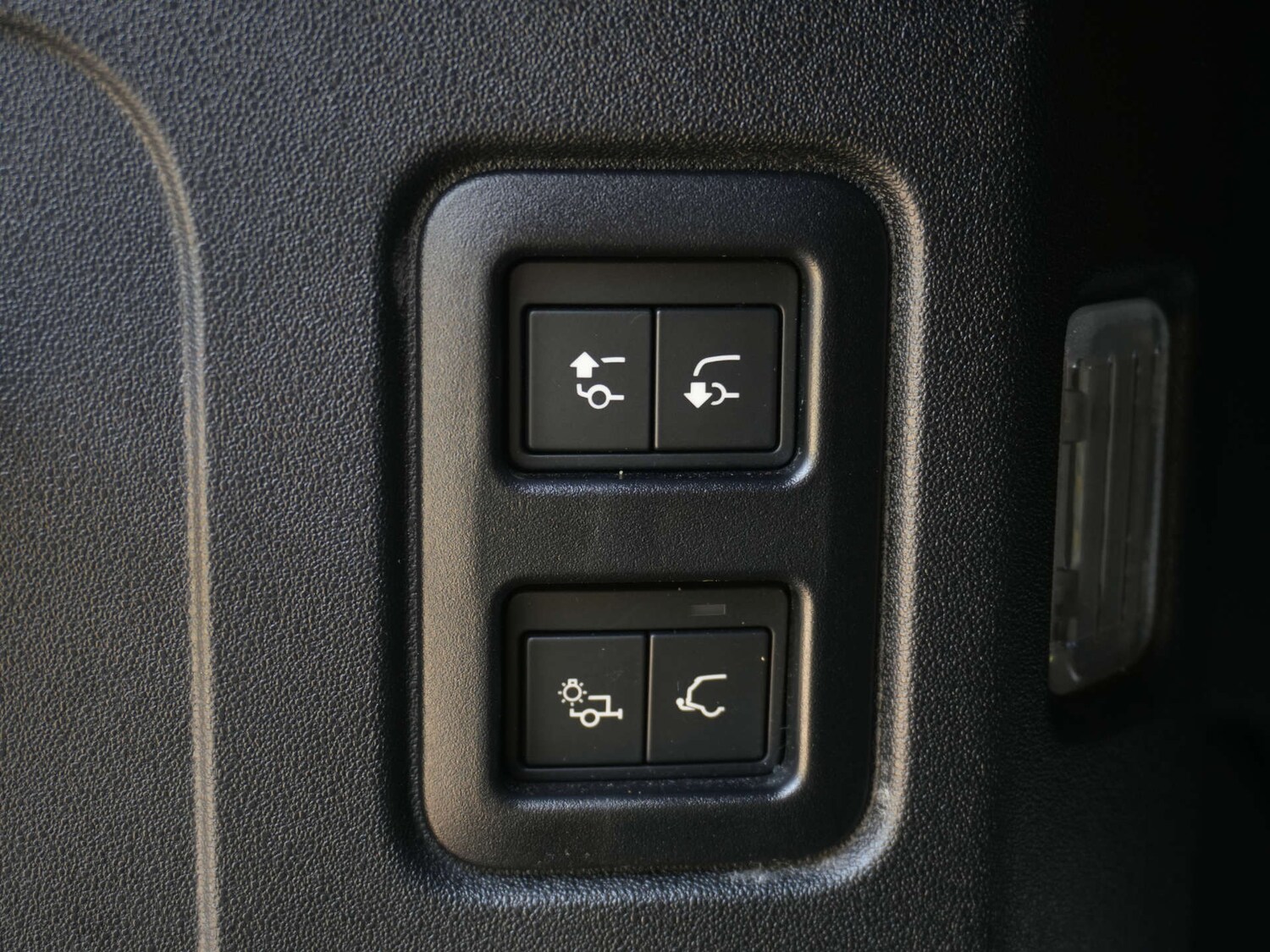 Used Land Rover Defender 90 2021 for sale - 77900957: Photo 36