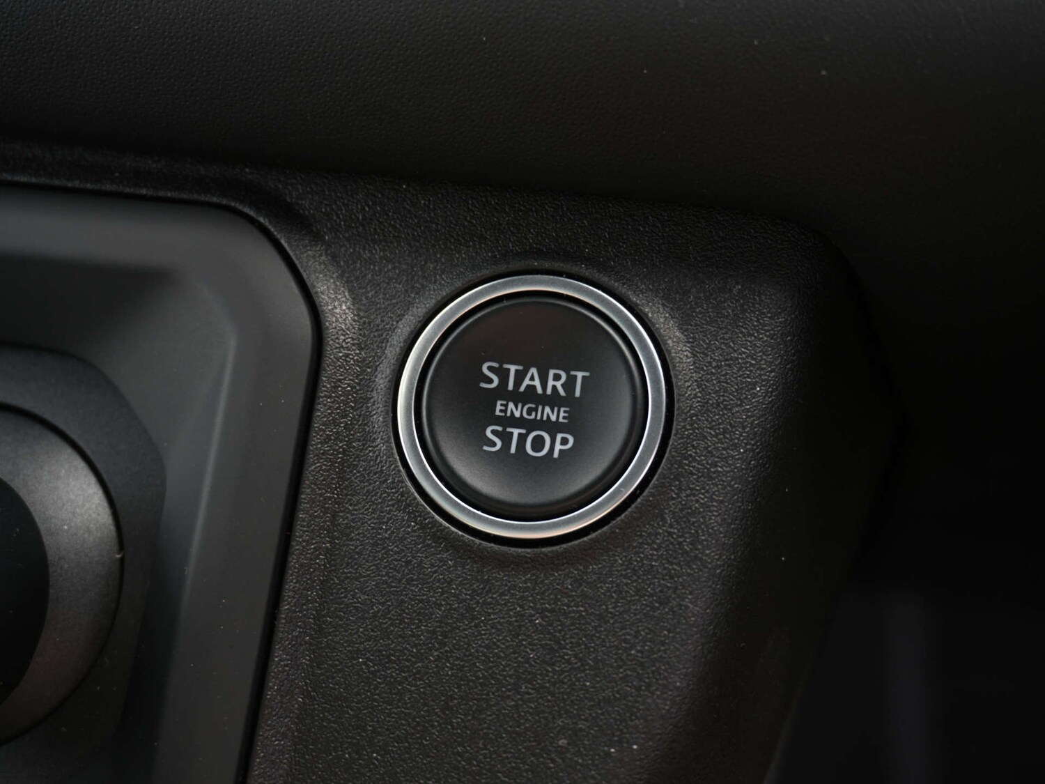 Used Land Rover Defender 90 2021 for sale - 77900957: Photo 40