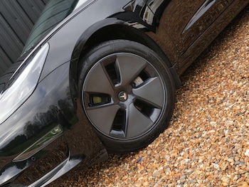 Used Tesla Model 3 2021 for sale - 76642973: Photo