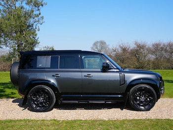 Used Land Rover Defender 110 2023 for sale - 77902979: Photo