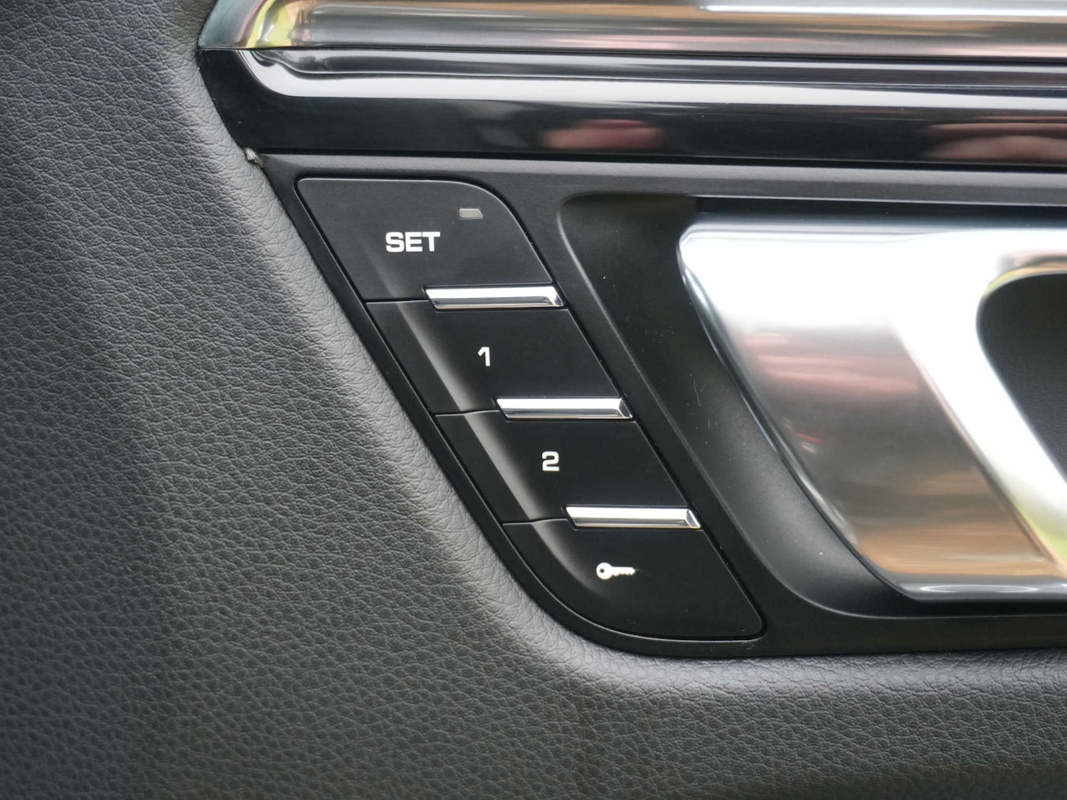 Used Porsche Macan 2015 for sale - 77673748: Photo 23