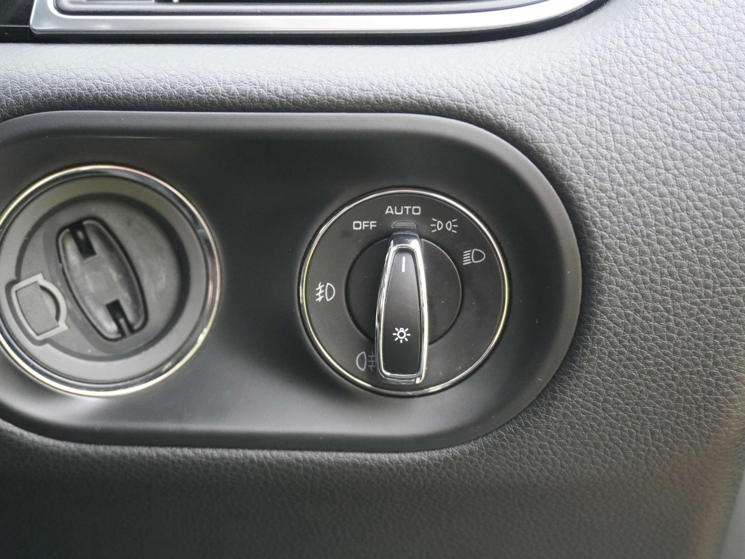 Used Porsche Macan 2015 for sale - 77673748: Photo 26