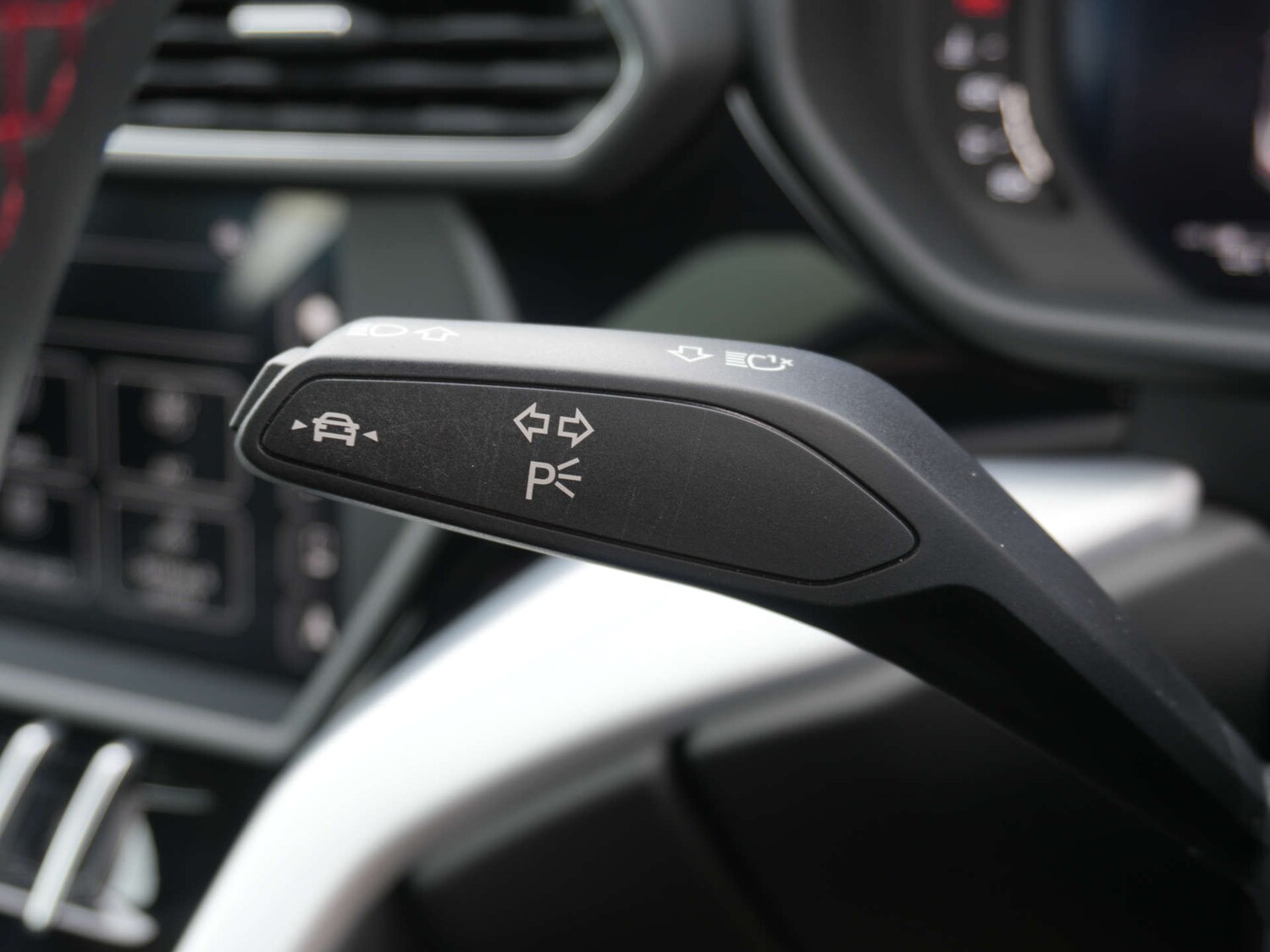 Used Lamborghini Urus 2019 for sale - 76706734: Photo 38