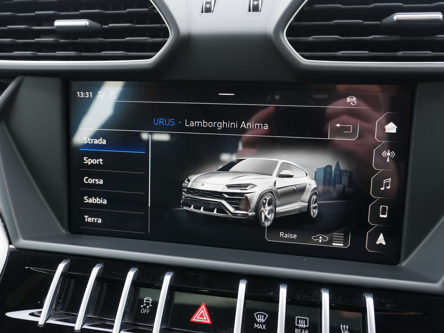 Used Lamborghini Urus 2019 for sale - 76706734: Photo 46