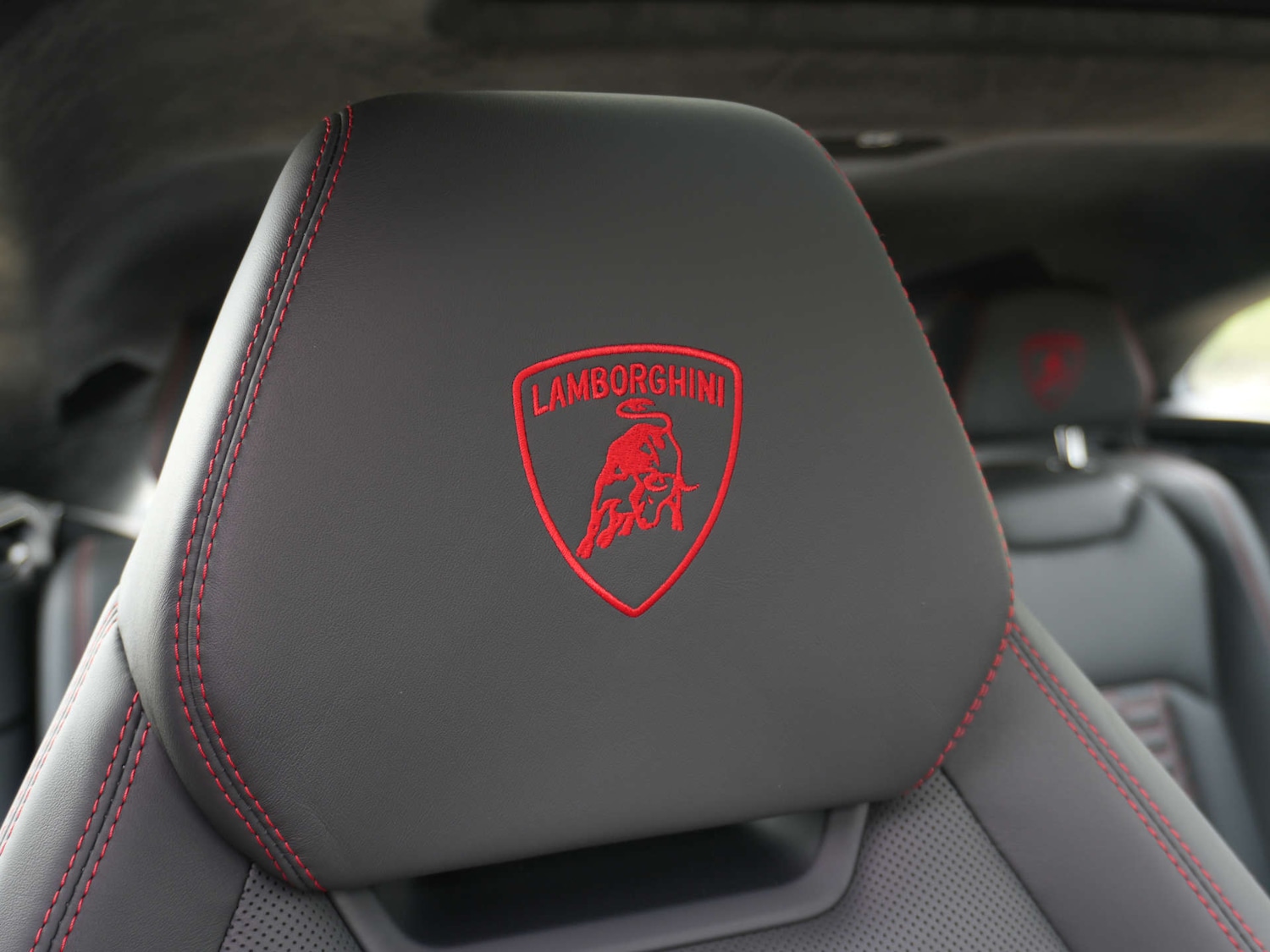 Used Lamborghini Urus 2019 for sale - 76706734: Photo 53