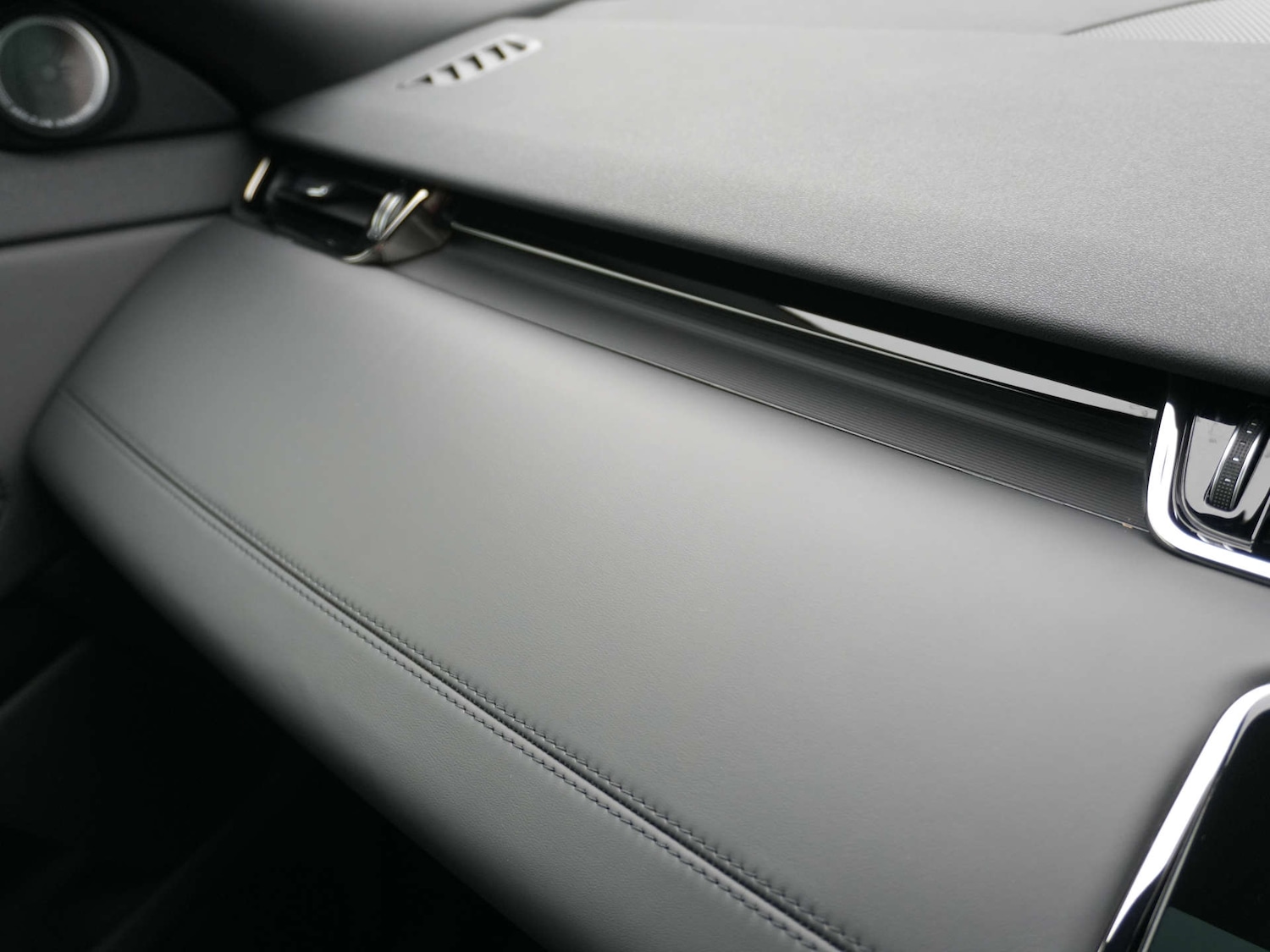 Used Land Rover Range Rover Evoque 2023 for sale - 77775402: Photo 36