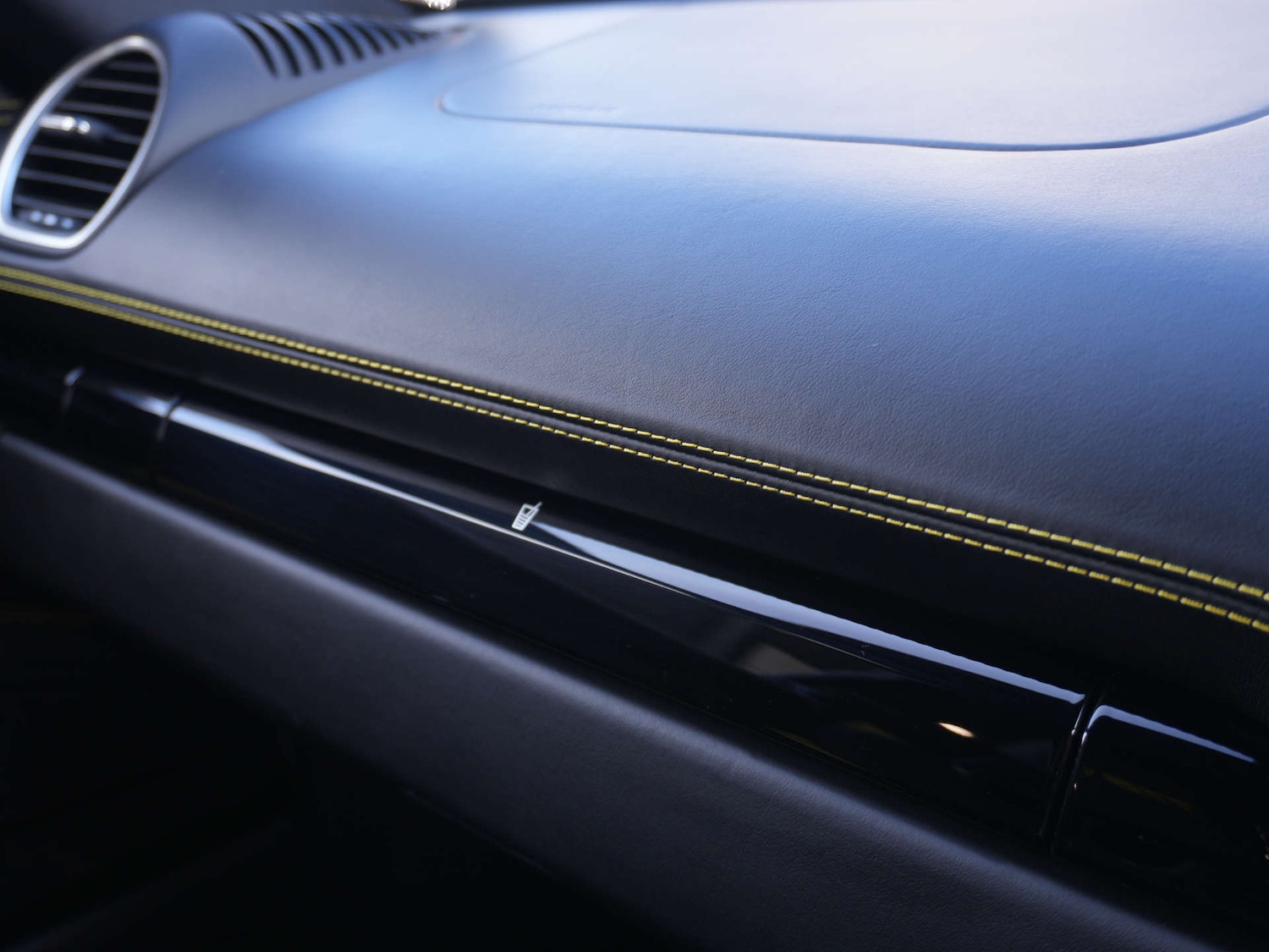 Used Porsche 718 Cayman 2020 for sale - 78053760: Photo 32