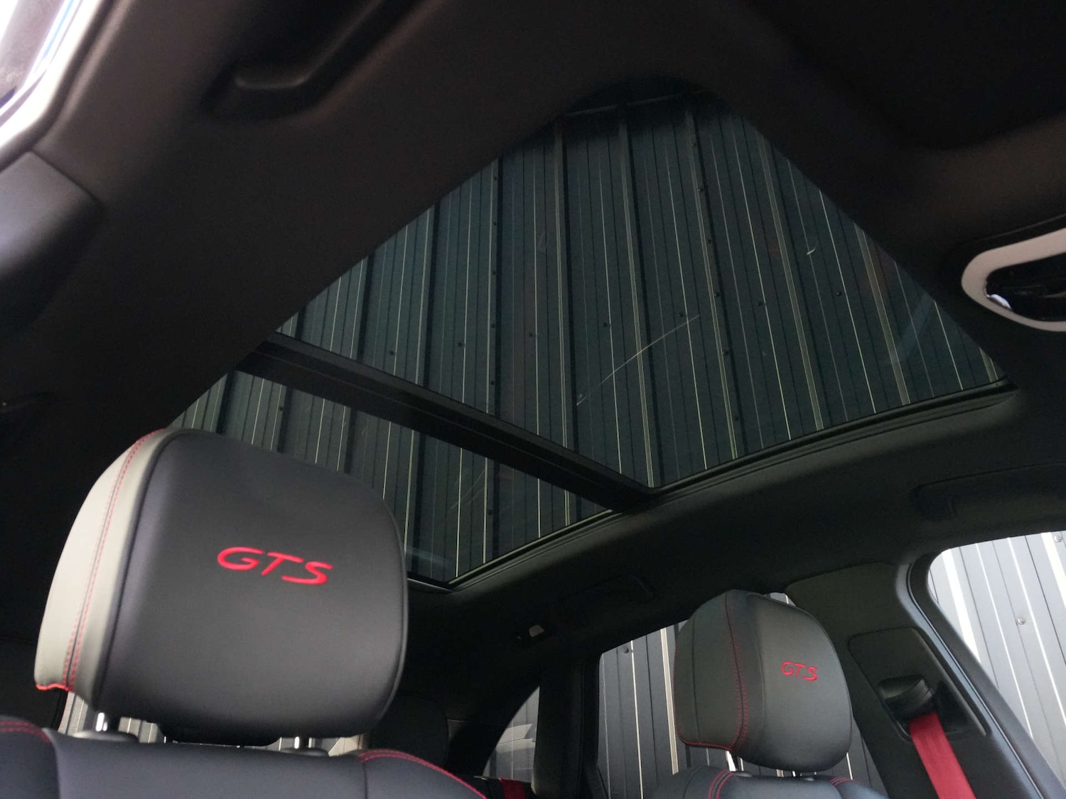 Used Porsche Macan 2022 for sale - 76946117: Photo 12