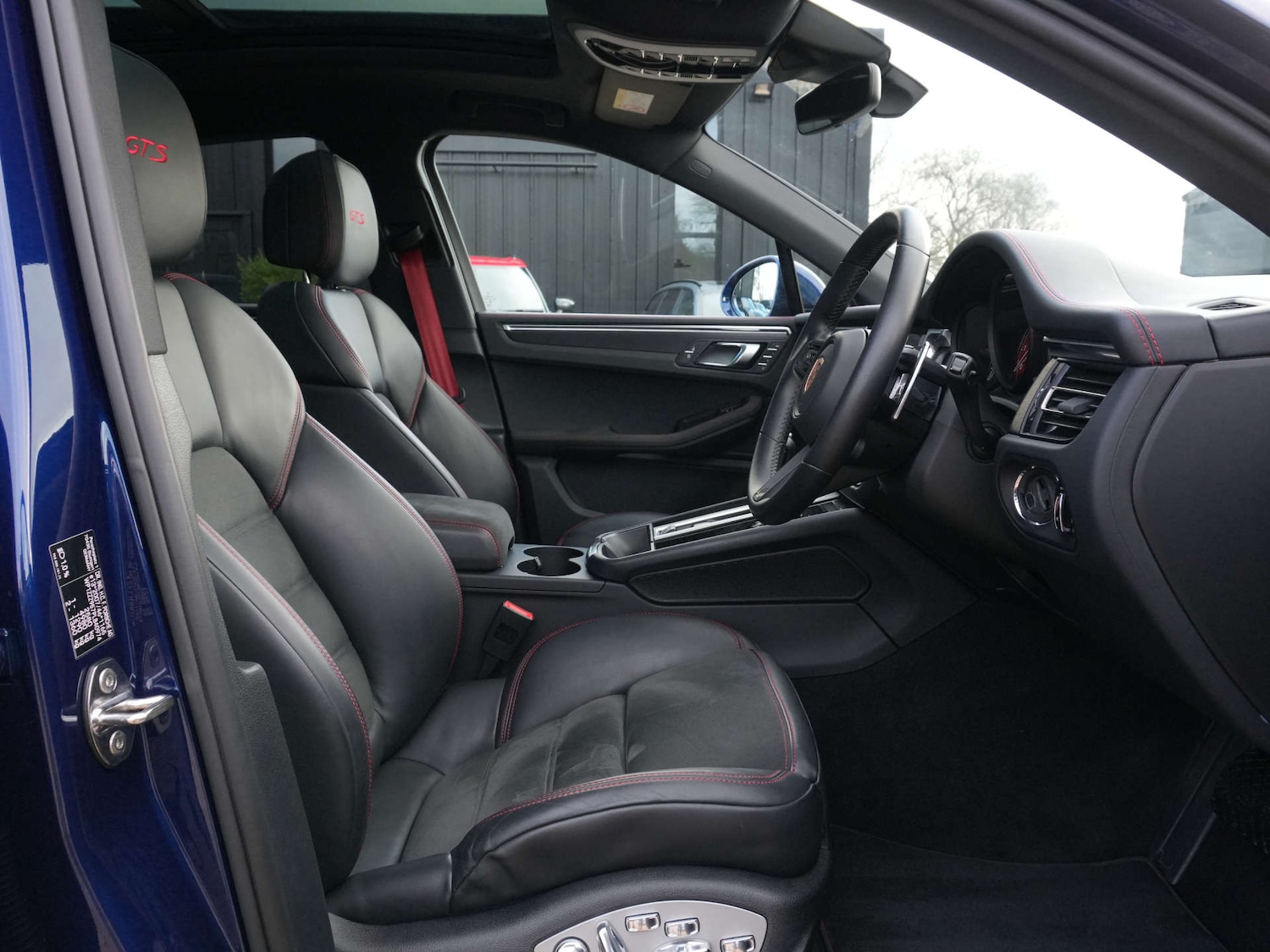 Used Porsche Macan 2022 for sale - 76946117: Photo 13