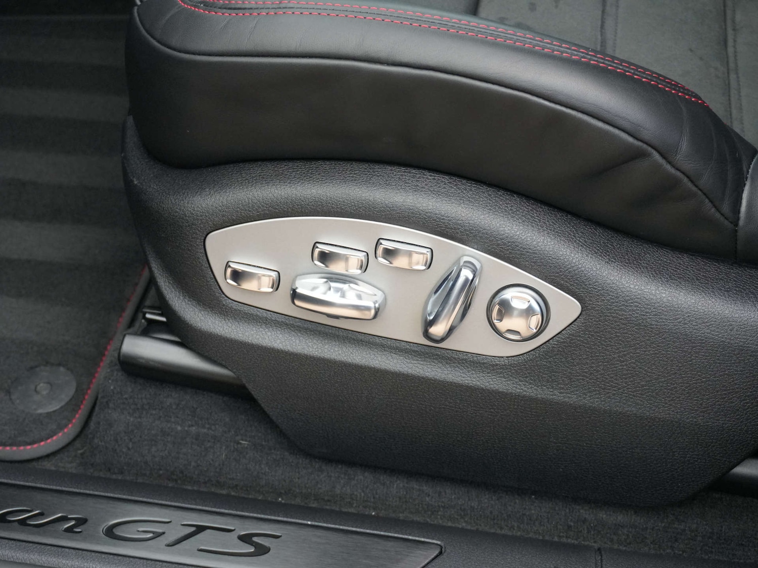 Used Porsche Macan 2022 for sale - 76946117: Photo 22