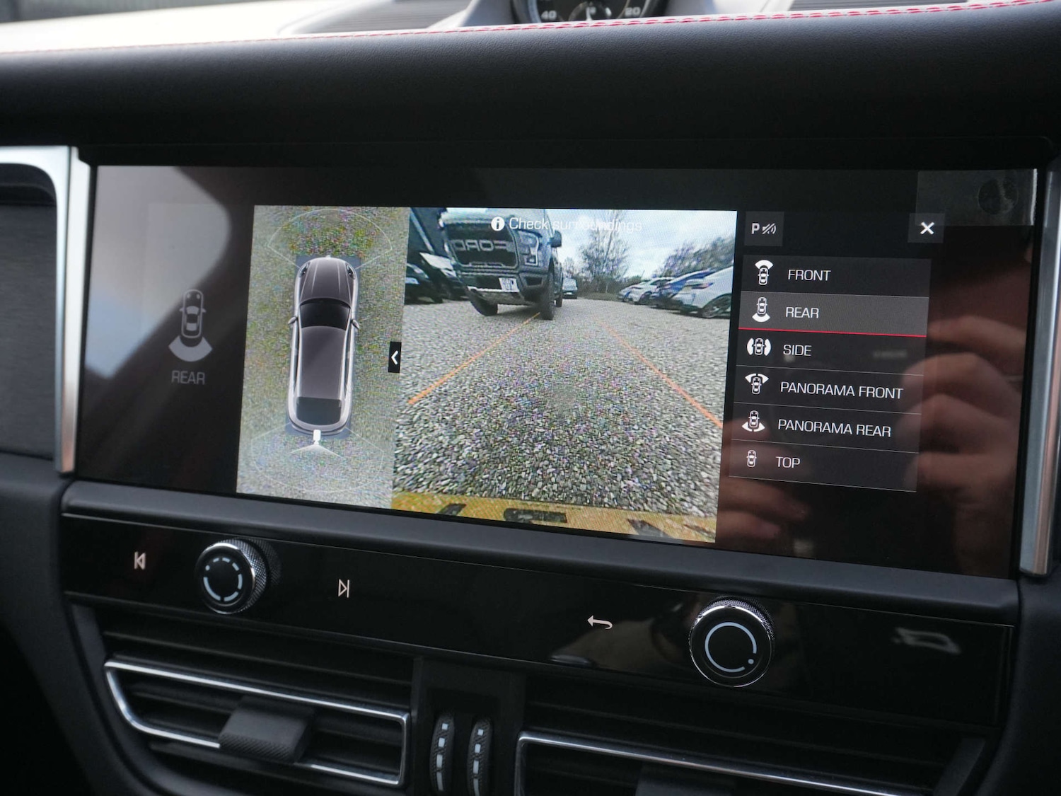 Used Porsche Macan 2022 for sale - 76946117: Photo 36