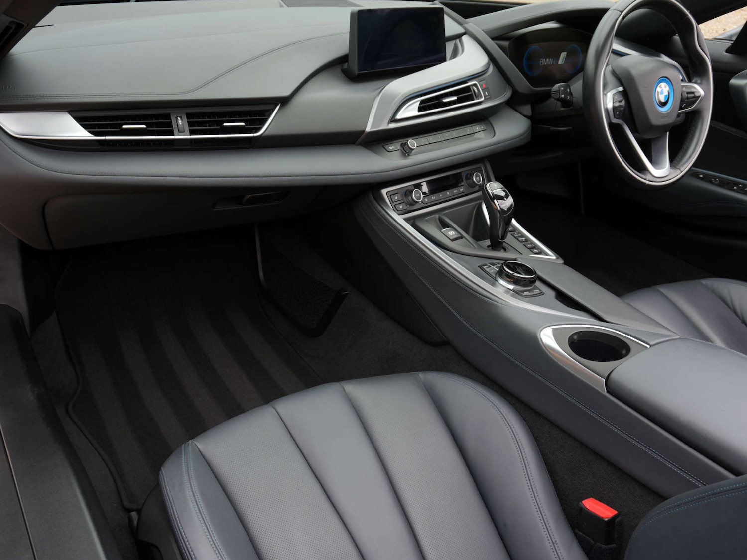 Used BMW i8 2018 for sale - 76642917: Photo 18