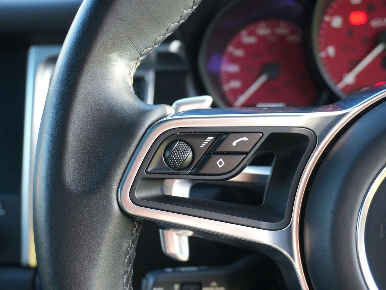 Used Porsche Macan 2017 for sale - 77160642: Photo 27