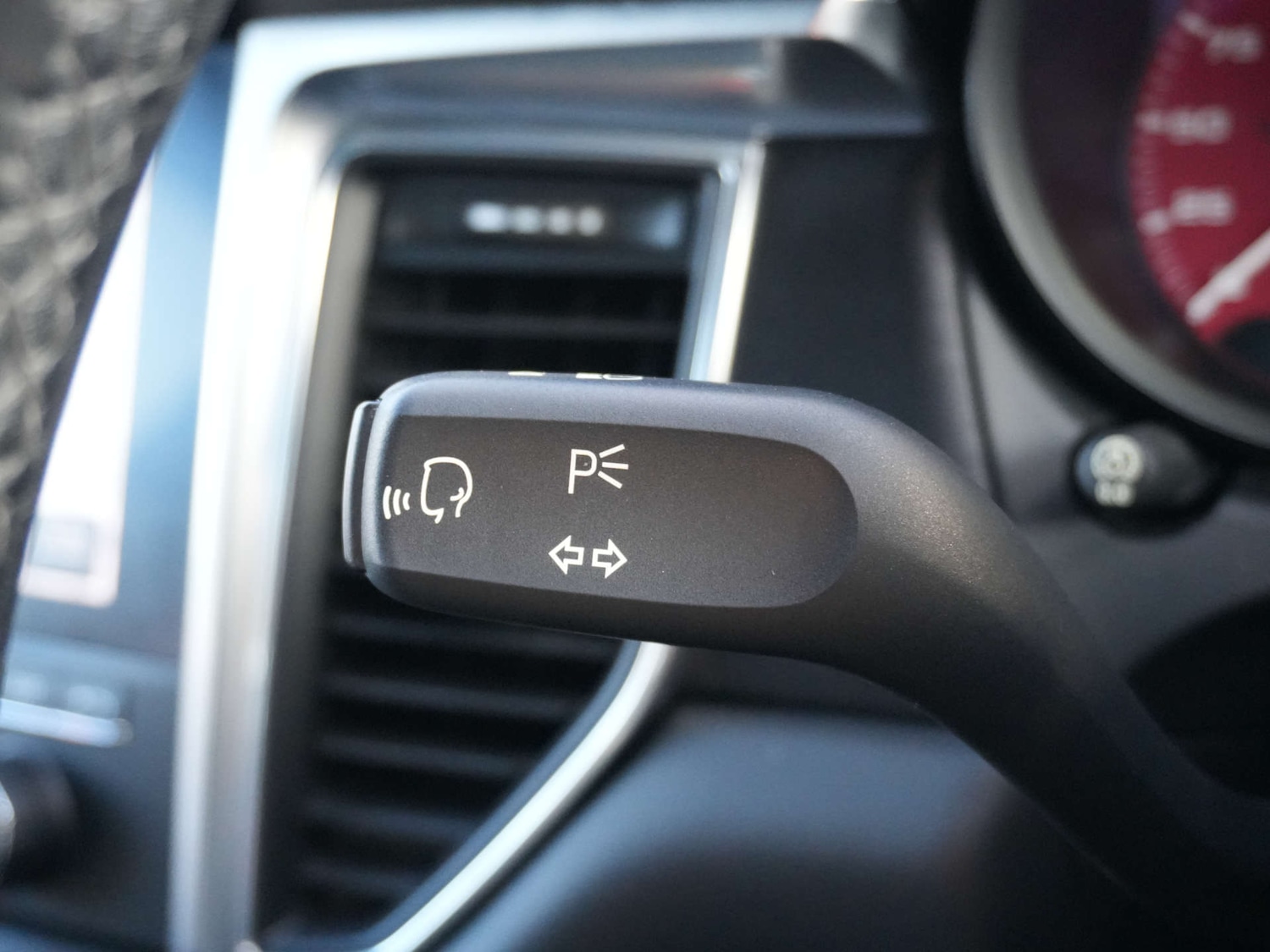 Used Porsche Macan 2017 for sale - 77160642: Photo 32