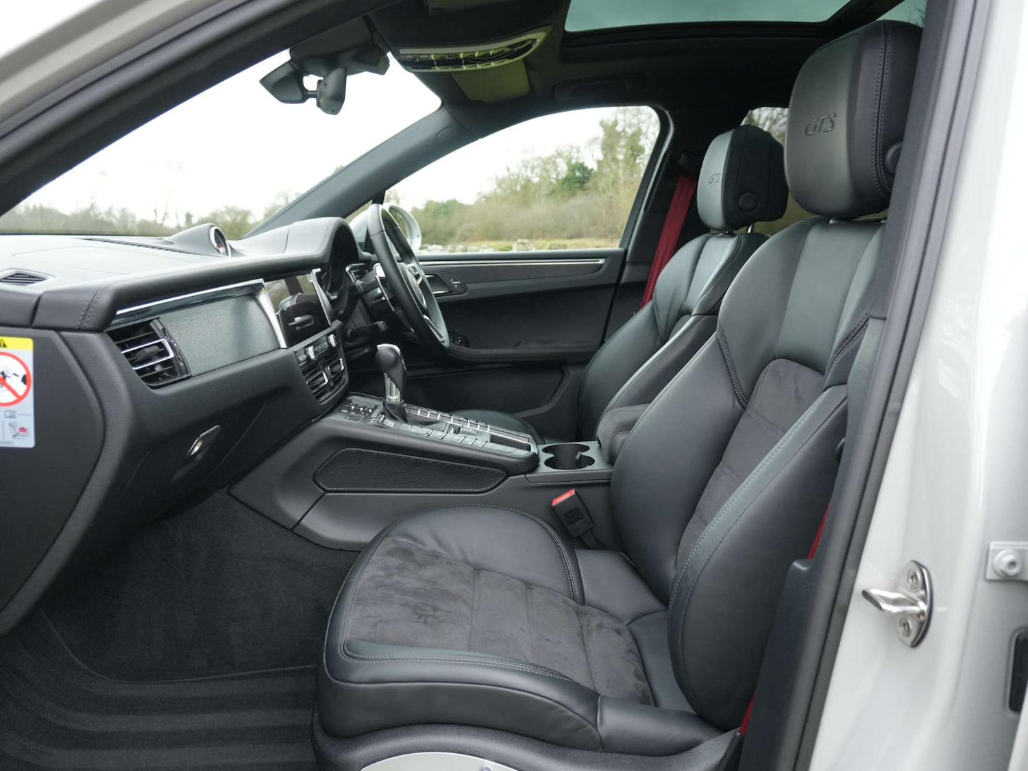 Used Porsche Macan 2020 for sale - 77528074: Photo 21