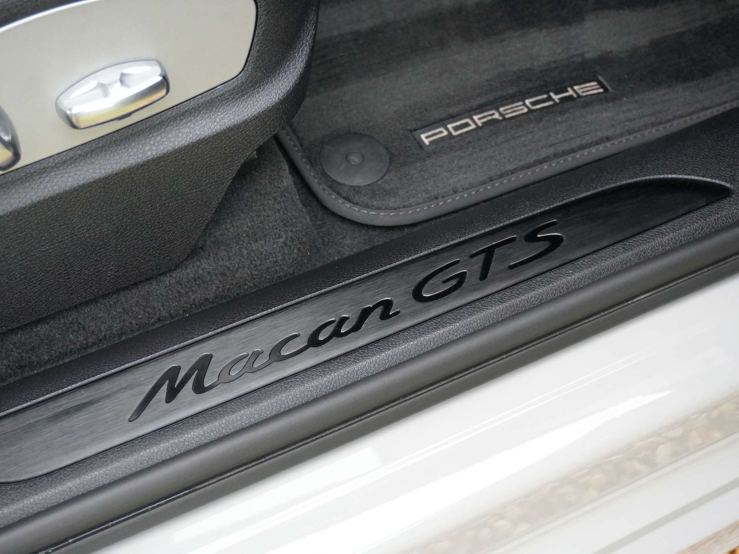 Used Porsche Macan 2020 for sale - 77528074: Photo 22