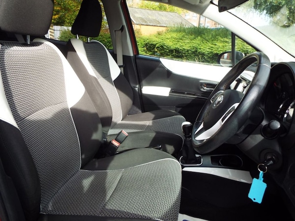 Used Toyota Yaris 2013 for sale - 76279478: Photo 28