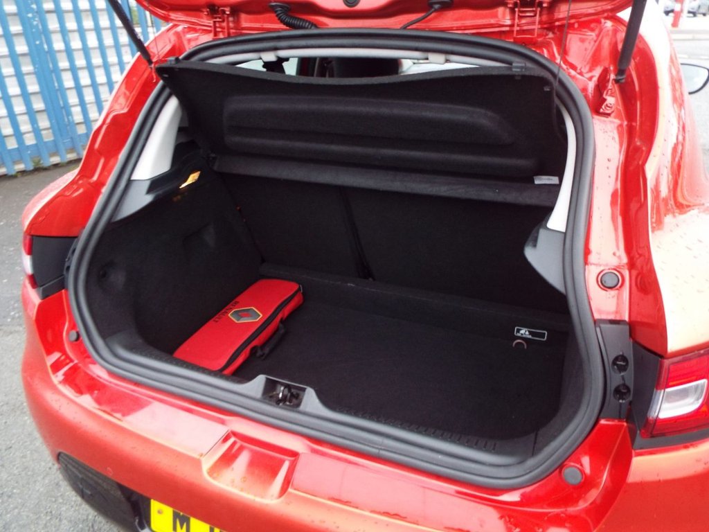 Used Renault Clio 2014 for sale - 77355932: Photo 17