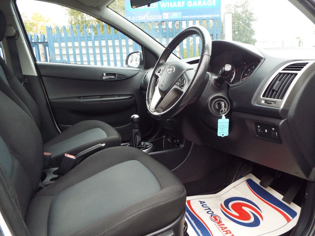 Used Hyundai i20 2014 for sale - 76202752: Photo 11